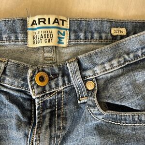 Ariat Men’s Jeans 32x34 M2 relaxed boot cut